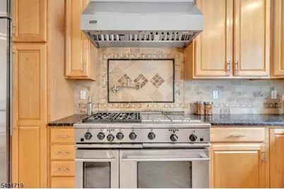 73 Big Piece Rd, Fairfield, NJ 07004 - Photo 10