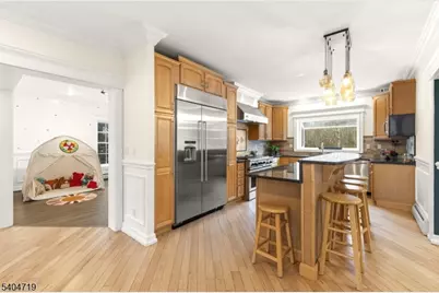 73 Big Piece Rd, Fairfield, NJ 07004 - Photo 12