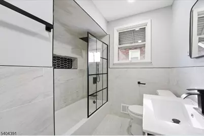 35-37 Montclair Ave, Clifton, NJ 07011 - Photo 6