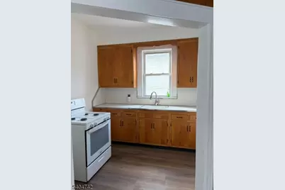 58 Rosalie Ave, Clifton, NJ 07011 - Photo 6