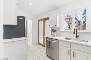 41 Robertson Rd, West Orange Township, NJ 07052 - Photo 20