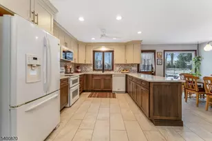 19 Lexington Rd, Clinton Township, NJ 08801 - Photo 14