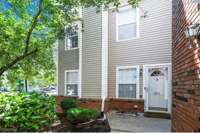 2201 Timber Ridge Ct, Sayreville Boro, NJ 08859 - Photo 2