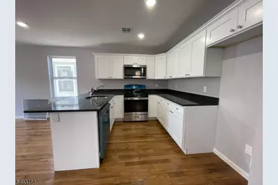 201 Schuyler Ave, Newark, NJ 07112 - Photo 10