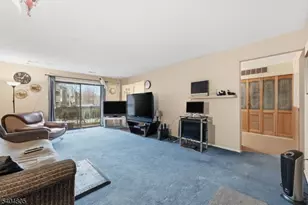 307 Edison Glen Terrace, Edison, NJ 08837 - Photo 2