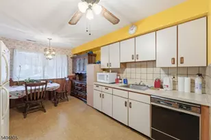 307 Edison Glen Terrace, Edison, NJ 08837 - Photo 4