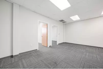 1 Lethbridge Plz, Mahwah, NJ 07430 - Photo 8