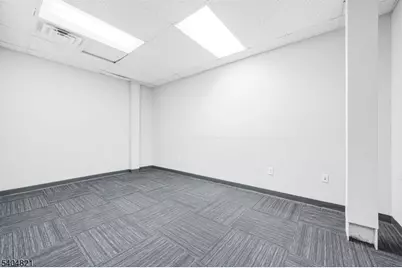 1 Lethbridge Plz, Mahwah, NJ 07430 - Photo 2