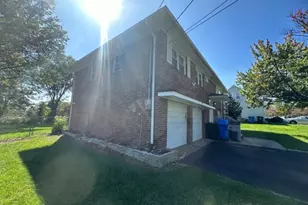 9 Holly Rd, Woodbridge Township, NJ 08830 - Photo 2