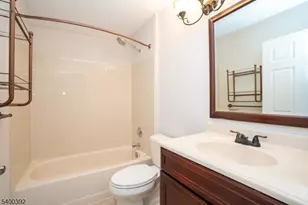 22 Amberly Ct, Franklin Township, NJ 08823 - Photo 14