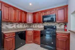 22 Amberly Ct, Franklin Township, NJ 08823 - Photo 12