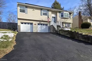 22 Lloyd Ave, Stanhope, NJ 07874 - Photo 2