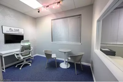 504 Hamburg Tpke B102, Wayne, NJ 07470 - Photo 8