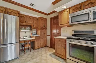 32 Nancy Terrace, Washington Township, NJ 07853 - Photo 8