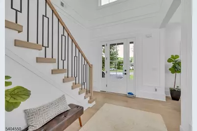 7 Canterbury Ln, Millburn, NJ 07078 - Photo 2