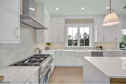 7 Canterbury Ln, Millburn, NJ 07078 - Photo 10