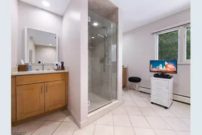 5 Bourbon St, Wayne, NJ 07470 - Photo 28