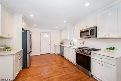 2210 Stecher Ave, Union Township, NJ 07083 - Photo 12