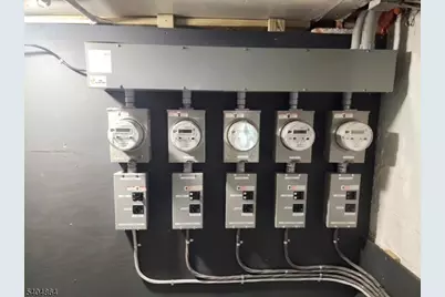 196 W End Ave, Newark, NJ 07106 - Photo 36