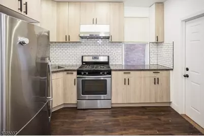 11 Ellington St, East Orange, NJ 07017 - Photo 8