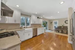 359 Hillview Terrace, Franklin Lakes, NJ 07417 - Photo 10