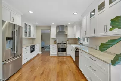 359 Hillview Ter, Franklin Lakes, NJ 07417 - Photo 8