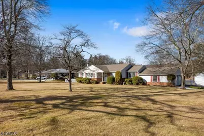 174 S Hillside Ave, Roxbury Township, NJ 07876 - Photo 2