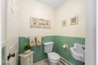 174 S Hillside Ave, Roxbury Township, NJ 07876 - Photo 16