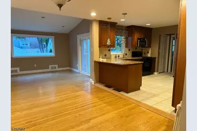 365 Broadwell Ave, Union Township, NJ 07083 - Photo 4