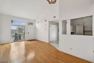 6 Ray Ct, Bedminster Township, NJ 07921 - Photo 4