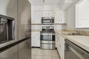 6 Ray Ct, Bedminster Township, NJ 07921 - Photo 8