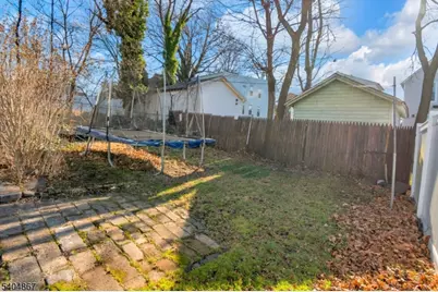 125 Berkshire Pl, Irvington, NJ 07111 - Photo 18