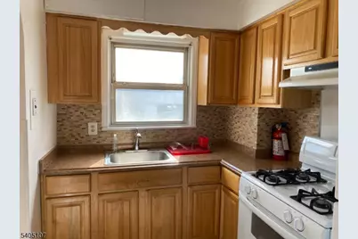 2612 Whittier Pl, Union Township, NJ 07083 - Photo 8