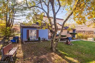 11 Bushwick Ln, West Milford, NJ 07480 - Photo 2