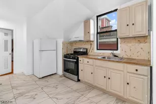 25 Oak St, Paterson, NJ 07501 - Photo 16