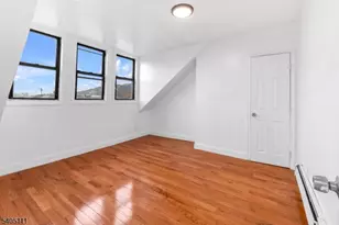 25 Oak St, Paterson, NJ 07501 - Photo 10