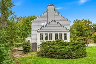 1 Gapview Rd, Millburn, NJ 07078 - Photo 32