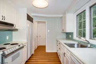 1 Gapview Rd, Millburn, NJ 07078 - Photo 12