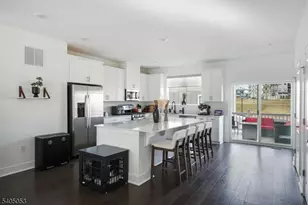 10 Dorchester Ln, East Hanover Township, NJ 07936 - Photo 4