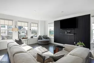 10 Dorchester Ln, East Hanover Township, NJ 07936 - Photo 10