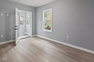 17 Mission St, Montclair, NJ 07042 - Photo 8