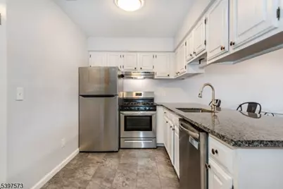 10 Augusta Dr #9, Vernon, NJ 07462 - Photo 2