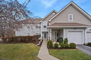 33 Eagles Nest Ln, Hardyston Township, NJ 07419 - Photo 2