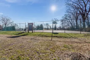 50 Sam Bonnell Dr, Union Township, NJ 08809 - Photo 32