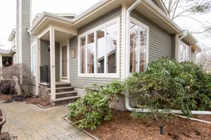 28 Old 4th Dr, Jefferson Township, NJ 07438 - Photo 2