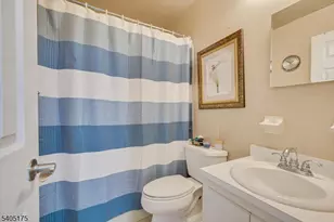 806 Robin Rd, Hillsborough Township, NJ 08844 - Photo 24