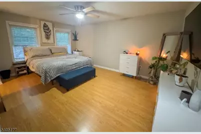 10 Mochen Ct, Sayreville, NJ 08872 - Photo 10