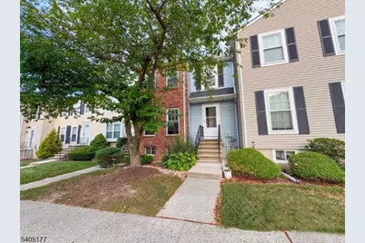 10 Mochen Ct, Sayreville, NJ 08872 - Photo 1