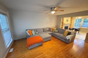 10 Mochen Ct, Sayreville, NJ 08872 - Photo 2