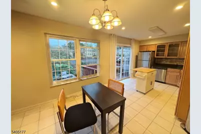 10 Mochen Ct, Sayreville, NJ 08872 - Photo 4